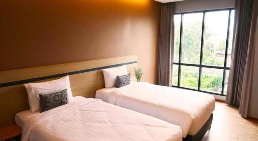 Sans Hotel Ratchaburi Exterior foto