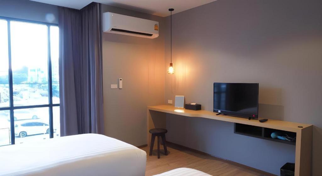 Sans Hotel Ratchaburi Exterior foto
